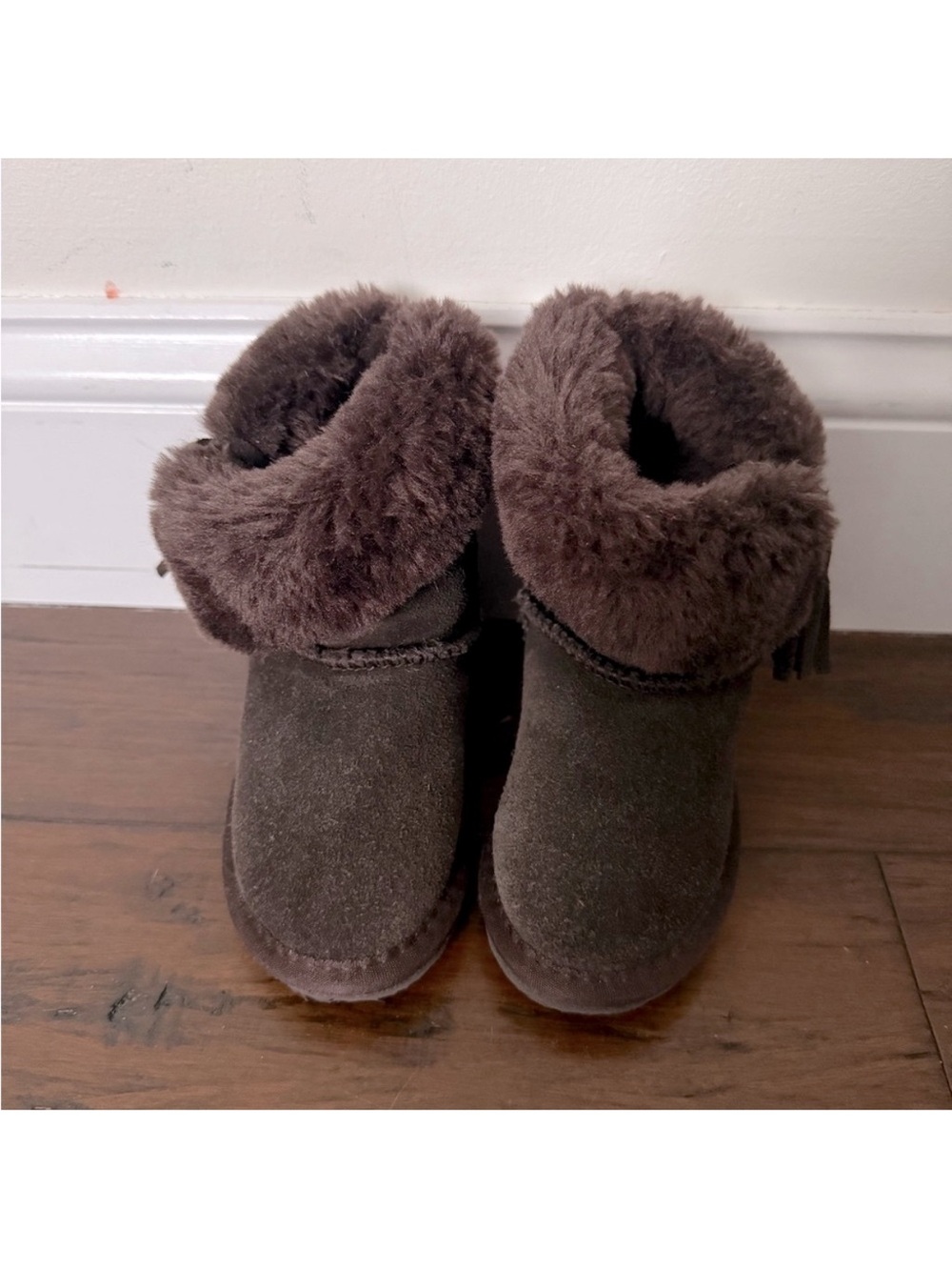 New LAMO SUEDE Shearling Cozy Brown Kids Boots With Tassel Detail - Picture 3 of 7